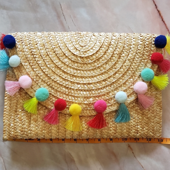 🆕️ Straw Pom Pom Clutch - Picture 7 of 8